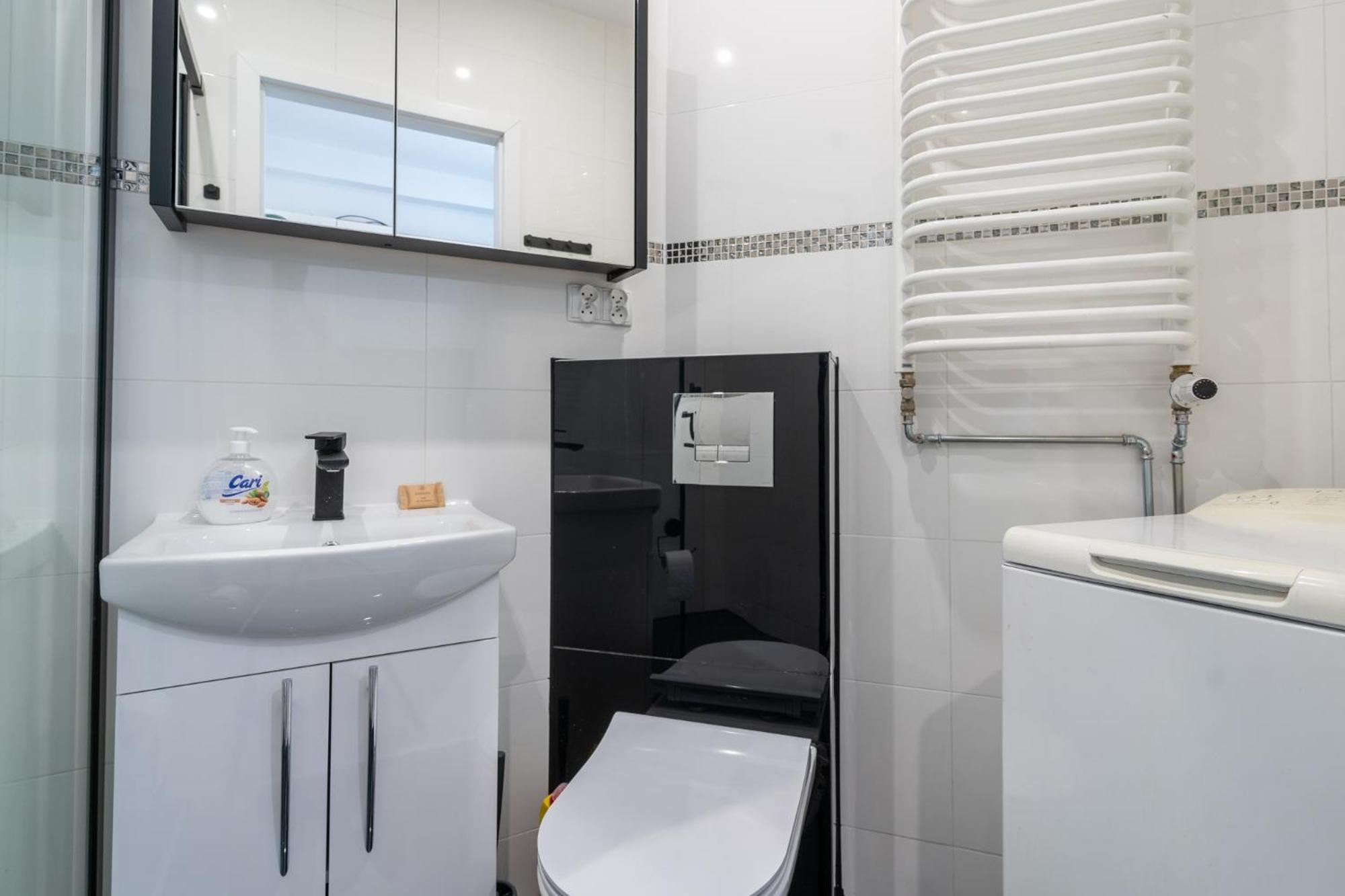 Zawodzie 3-bedroom Apartment